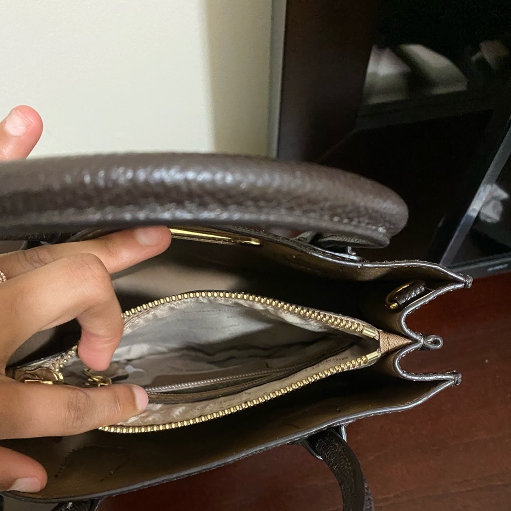 Micheal Kors Mercer Purse - Picture 3 of 6